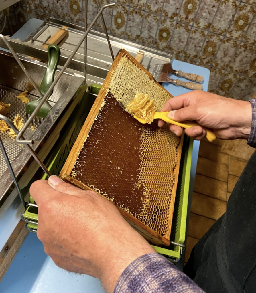 decapping a comb